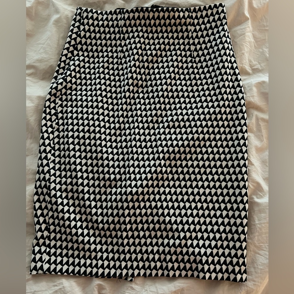 Mid-length Banana Republic Pencil Skirt - Size 4